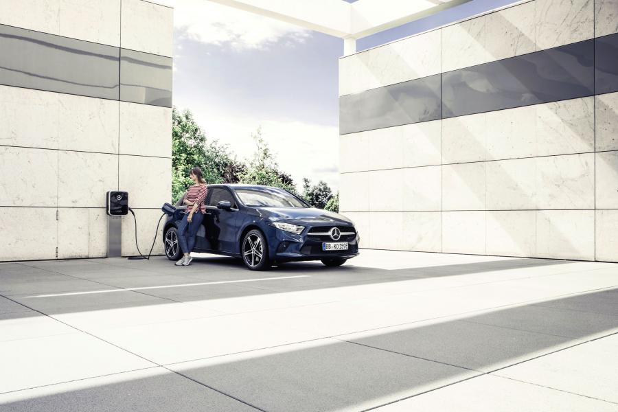  Mercedes-Benz A250 e (W177) 2019 года  (WW) (фото 18 из 33)